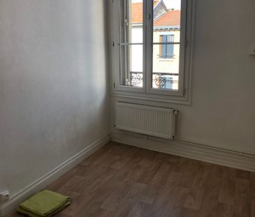 Appartement à louer - REIMS - PLACE LUTON - Photo 2