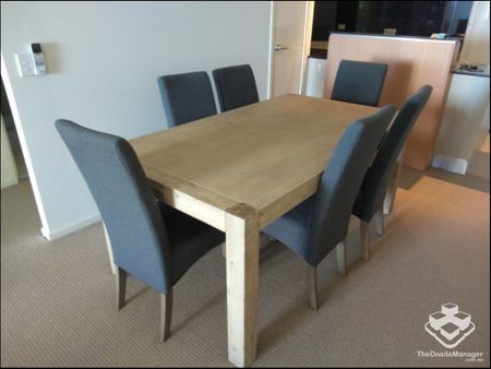 Convenient 1-Bedroom Fully Furnished Apartment â Trilogy, Surfers Paradise - Photo 3