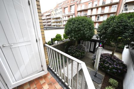 GEMEUBELD: Lichtrijk 1-kamer appartement gelegen aan de zonnekant van de Koningslaan. - Foto 5