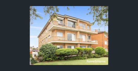 Newly Renovated 2 Bedroom Unit - Photo 4