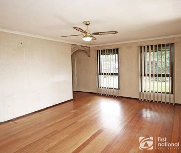 CENTRALLY LOCATED FAMILY HOME WITH BUNGALOW - Photo 3