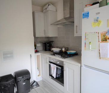 2 bedroom end of terrace house to rent - Photo 5