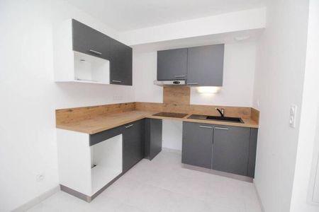 Appartement 3 pièces - - Photo 2