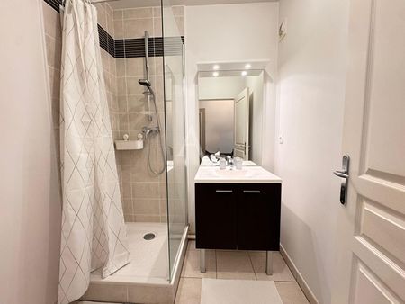 Location Appartement 1 pièce 27m² - Photo 3