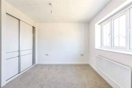 3 bedroom house to rent Tillage Road, Wellingborough, Northamptonshire, NN8 - Photo 2