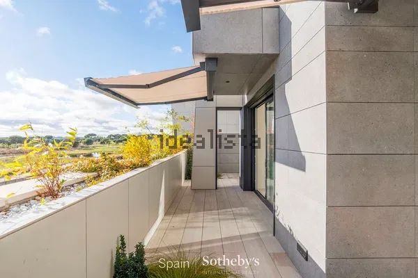 Alquiler de piso en Avenida de Luis García Cereceda - Photo 1