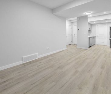 Edmonton Unfurnished house Rental in Glenridding Ravine - Luxury an... - Photo 6