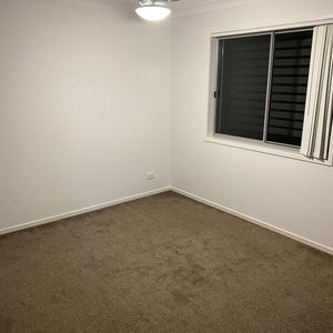 Thornlands - Photo 2