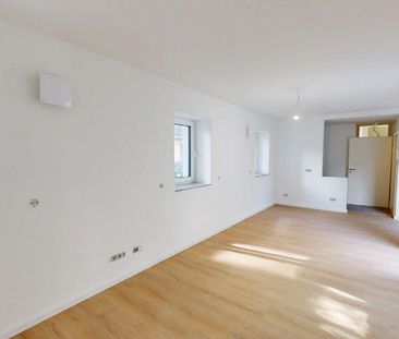 Stilvolle 2-Zimmer-Erdgeschosswohnung mit Innenhofterrasse in beste... - Photo 1