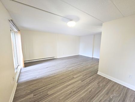For Lease - 53 Taunton Road Unit# 61, Oshawa, Ontario - Photo 3