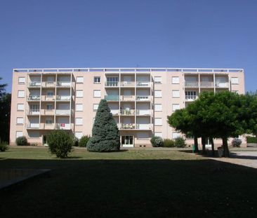 Location Appartement 4 pièces 69m² ROMANS SUR ISERE 26100 - Photo 6