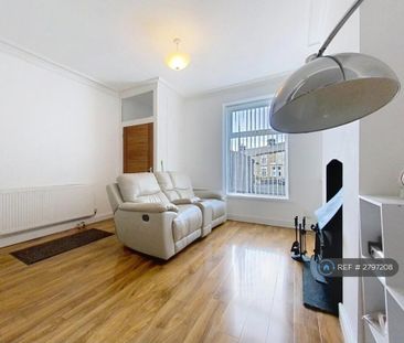 3 bedroom terraced house to rent - Photo 2