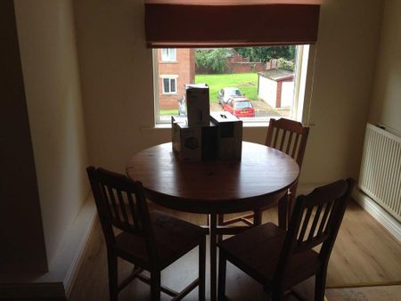 3 bedroom flat to rent - Photo 2