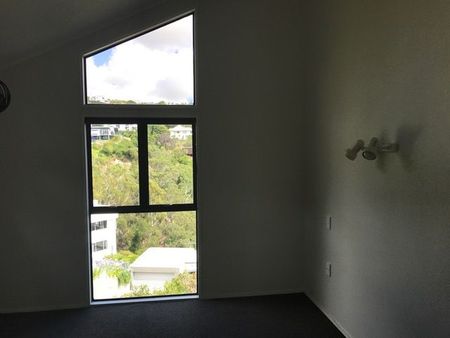 Refurbished Family Home with Panoramic Views - Photo 3