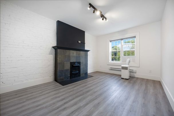 For Lease - 647A St Clair Avenue, Toronto, Ontario - Photo 1