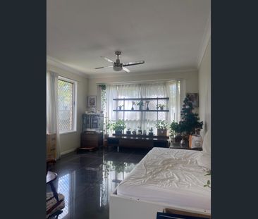 Charming 3 Bedroom Home with 5KW Solar - Photo 4