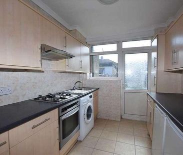 Mollison Way, Edgware, HA8 - Photo 3