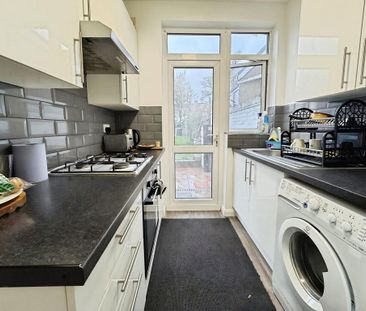 3 bedroom terraced house to rent - Photo 5