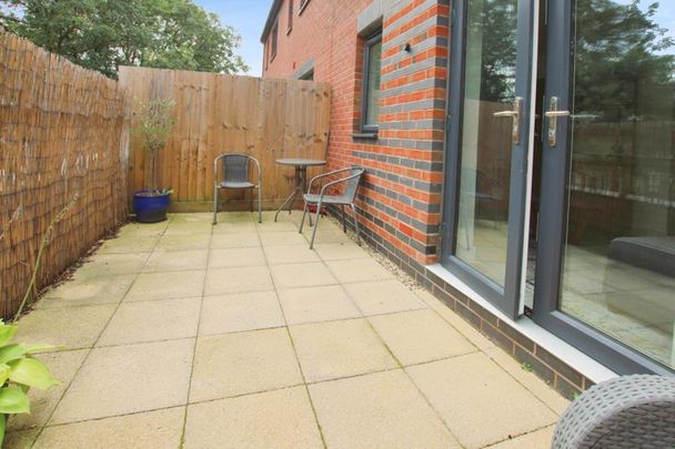 2 bedroom terraced house to rent - Photo 1