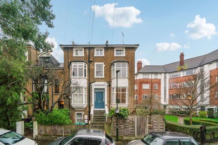 Immaculate newly refurbished one bedroom flat in East Sheen - Photo 5