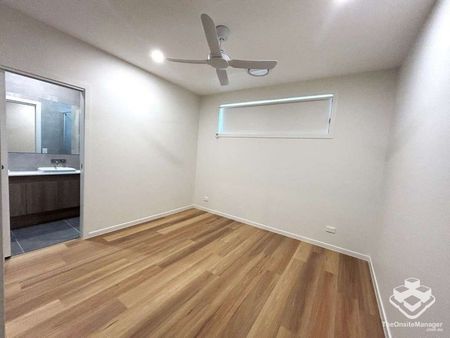 Brand NEW Townhouse (Rent is negotiable for premium tenant!!!!) - Photo 3