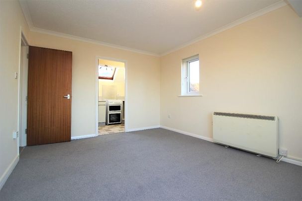 1 bedroom flat to rent - Photo 1