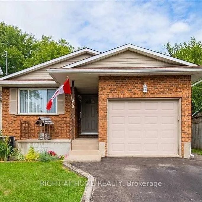 Detached Home For Lease | X9037698 - Photo 1