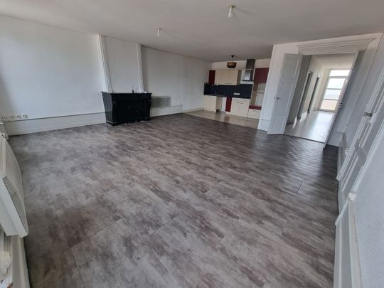 Location Appartement 4 pièces 130m² PONT DE VAUX 01190 - Photo 1