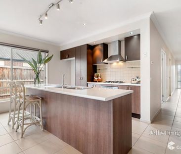 121 Gordons Road, South Morang - Photo 4