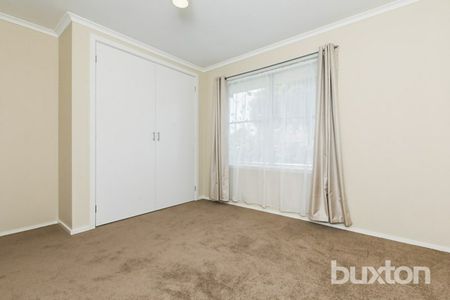 Neat and tidy family home - Photo 2