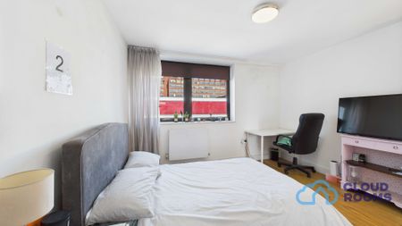 RM2 Westmead | Farnborough | GU14 7SG - Photo 2