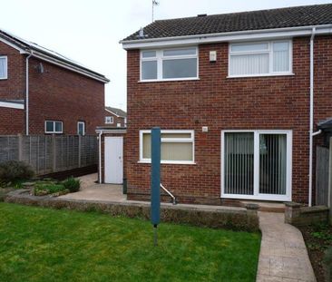 3 bedroom semi-detached house to rent - Photo 2
