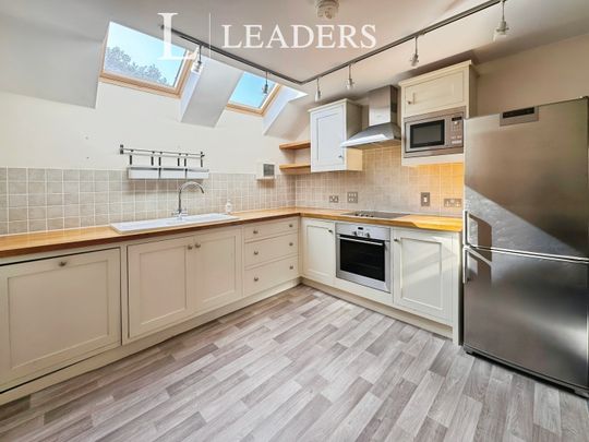 2 bedroom town house to rent Edith Murphy Close - Photo 1