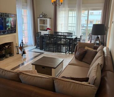 Apartment in Nueva Andalucía, Costa del Sol - Photo 2