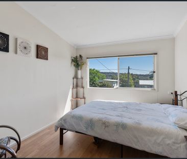 Upstairs only! - Photo 3