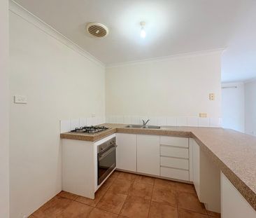 Spacious 3-Bedroom Villa with Modern Amenities - Photo 6