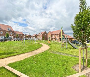 Blackburne Way, Tongham, Farnham, Surrey, GU10 - Photo 4