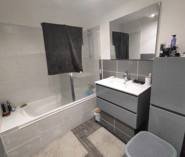 Location Appartement 3 pièces 77m² - Photo 5