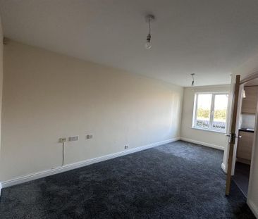 1 bedroom retirement property to rent - Photo 6