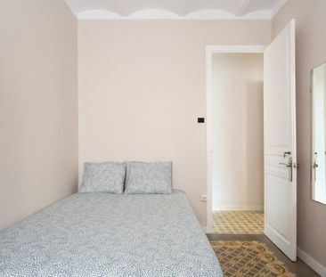 Carrer de Freixures, Barcelona, Catalonia 08003 - Photo 5