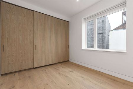 A superb two bedroom flat in a stylish new development near Holland Park and Latimer Road - Photo 4