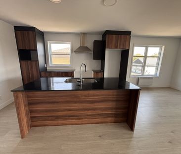 Grand 4 1/2 Moderne Dans Un 6plex - Photo 2