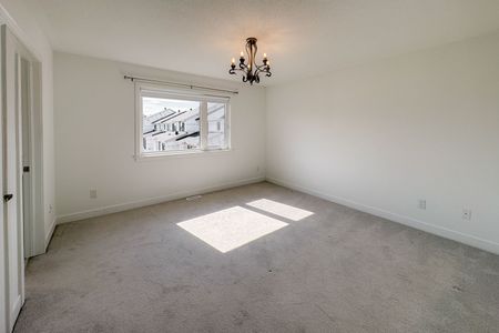 For Lease - 889 Solarium Avenue, Blossom Park - Airport and Area, Ontario - Photo 3