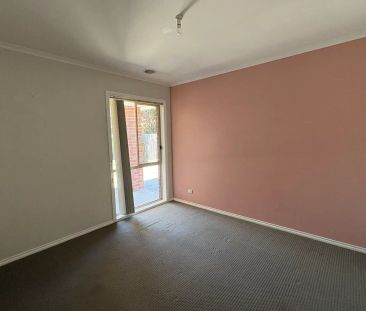 SPACIOUS AND COSY TWO BEDROOM UNIT! - Photo 6