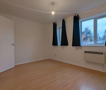 1 bedroom ground floor flat to rent - Photo 4
