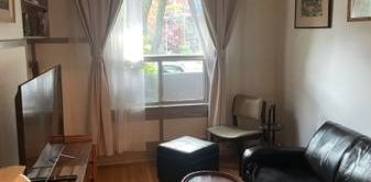 Fully Furnished Little Italy 1st Floor 1 Bedroom apartment - Photo 2