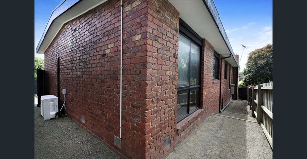 **REGISTER TO INSPECT VIA REALESTATE.COM.AU LINK & PHOTO ID MUST BE PROVIDED AT ENTRY, WHEN VIEWING ALL RENTAL PROPERTIES WITH BARRY PLANT FRANKSTON** - Photo 1