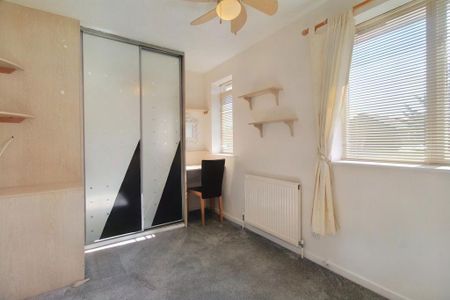 2 bedroom semi-detached house to rent - Photo 4