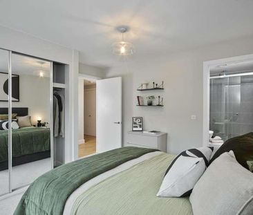 Newbury, Berkshire, RG14 - Photo 3