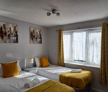 2 bedroom flat to rent - Photo 2